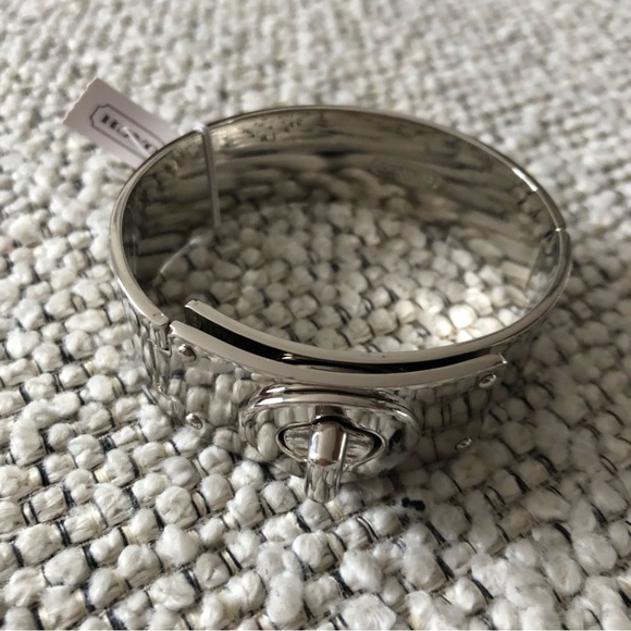 COACH - TURNLOCK BRACELET - Picture 2 of 7